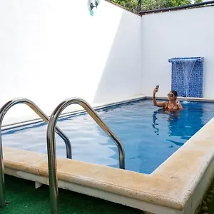 https://condo-unicornio.quintano-roohotels.com